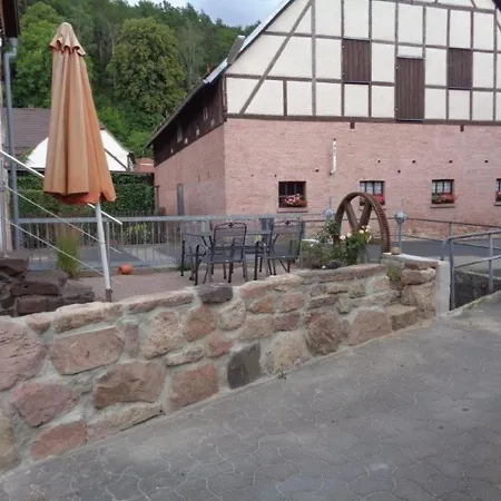 Zur Kleinen Kneipe * Фладунген